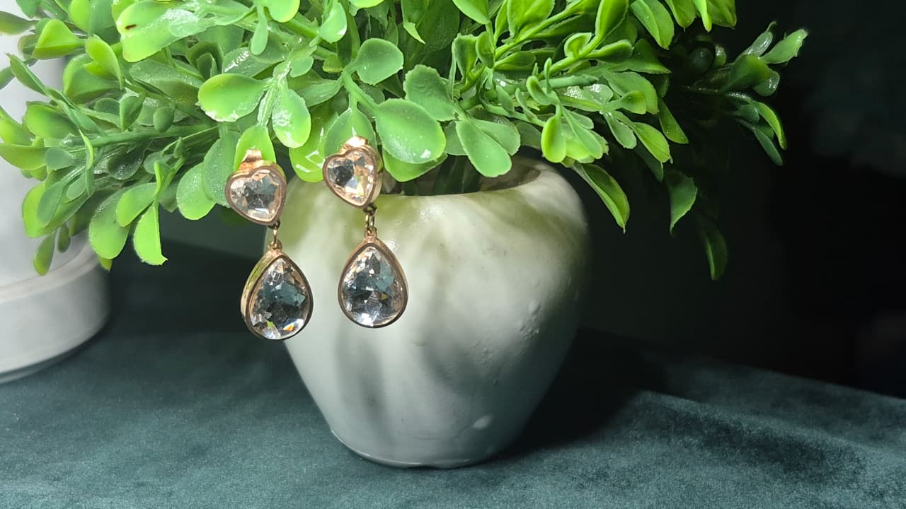 HEART SHAPE GOLD TONE CRYSTAL EARRINGS